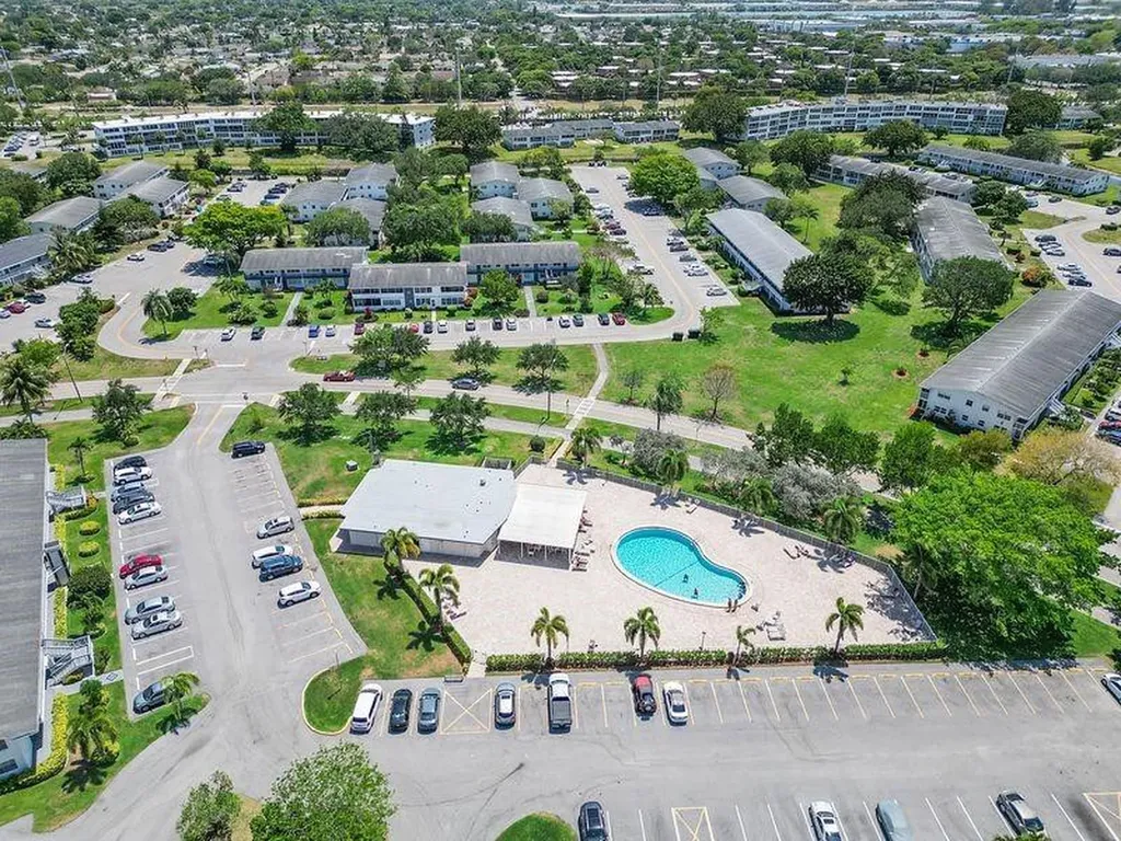 4037 Swansea B Deerfield Beach FL 33442