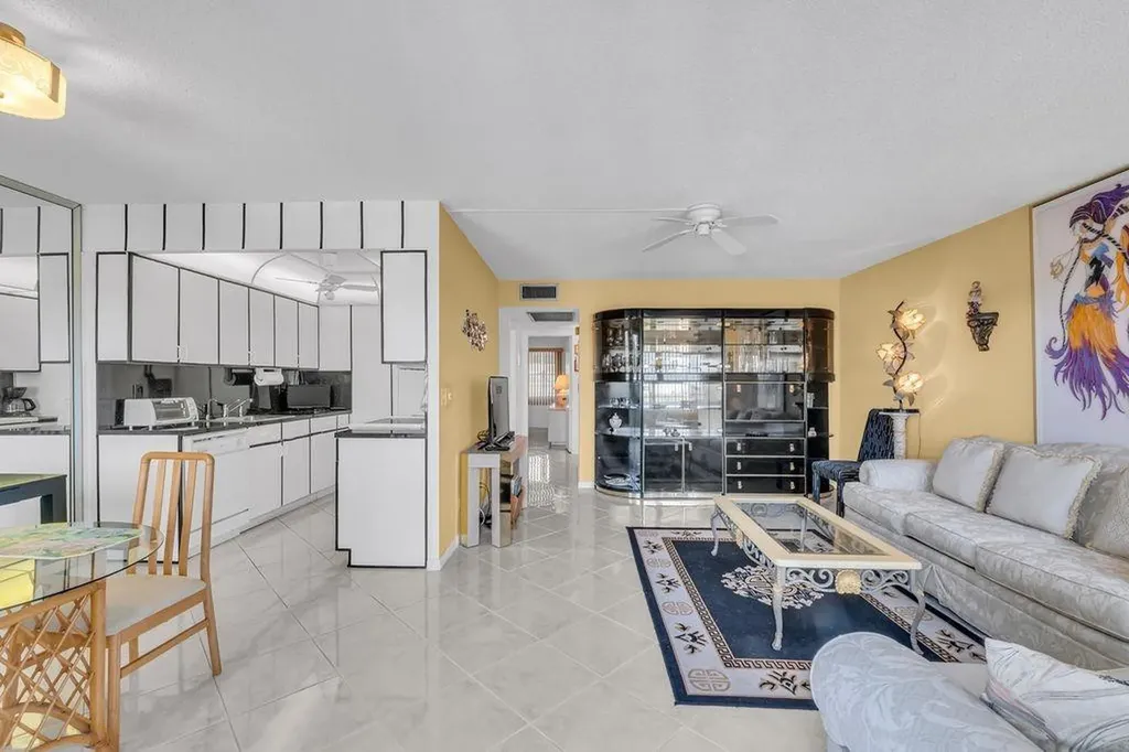 4037 Swansea B Deerfield Beach FL 33442