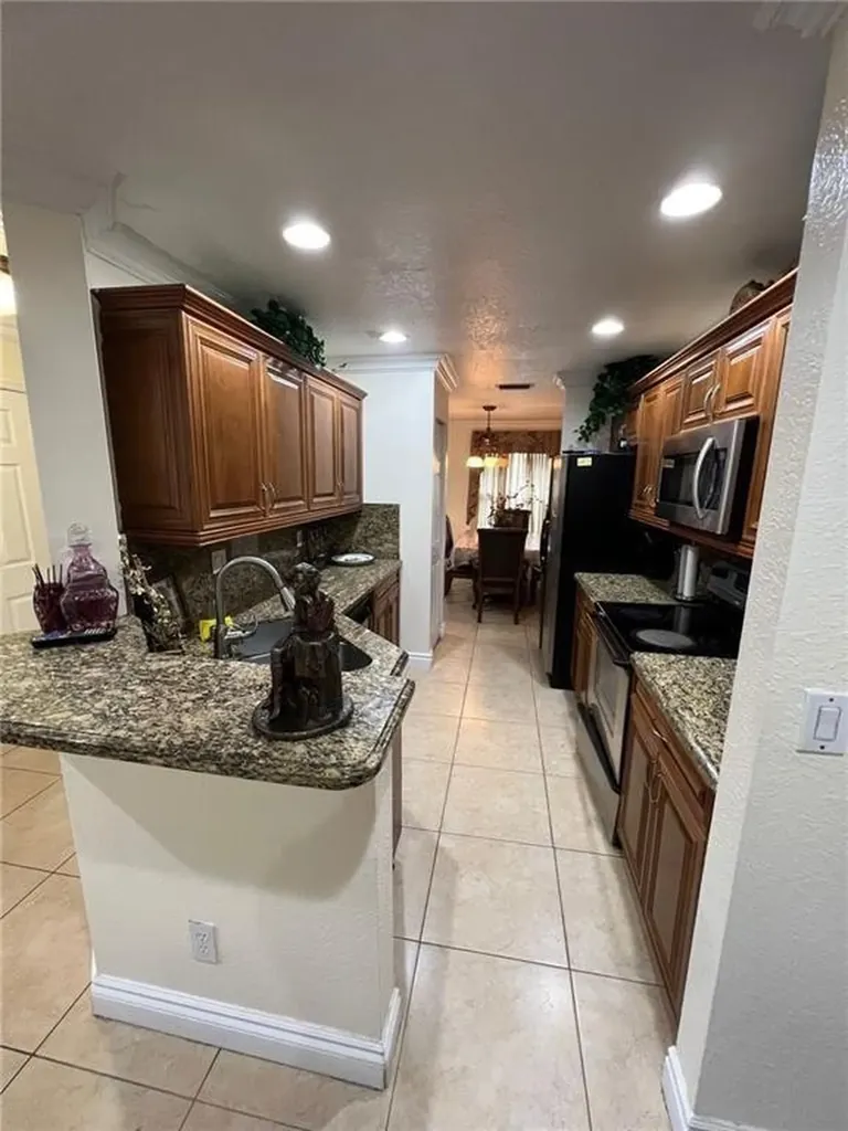 2808 NW 99th Terrace Sunrise FL 33322