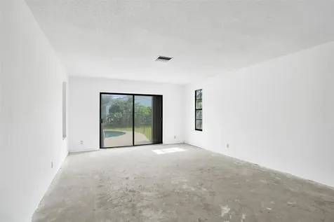 65 W Palm Drive Margate FL 33063