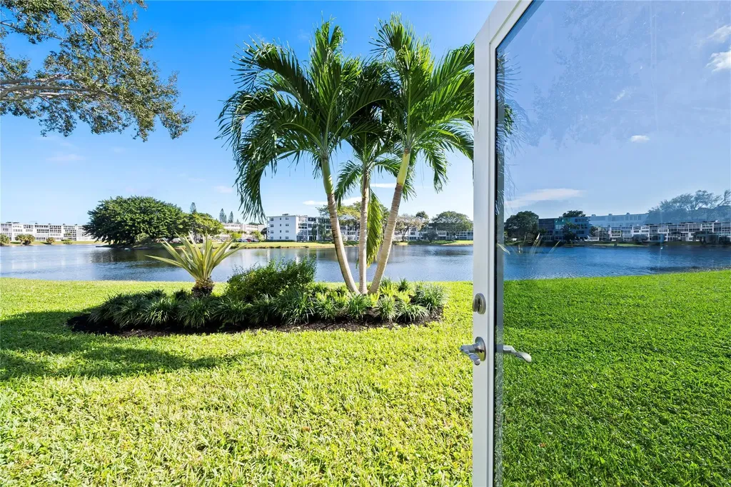 1111 Cambridge Deerfield Beach FL 33442