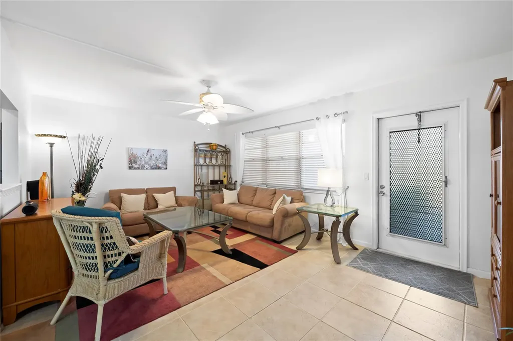 1111 Cambridge Deerfield Beach FL 33442
