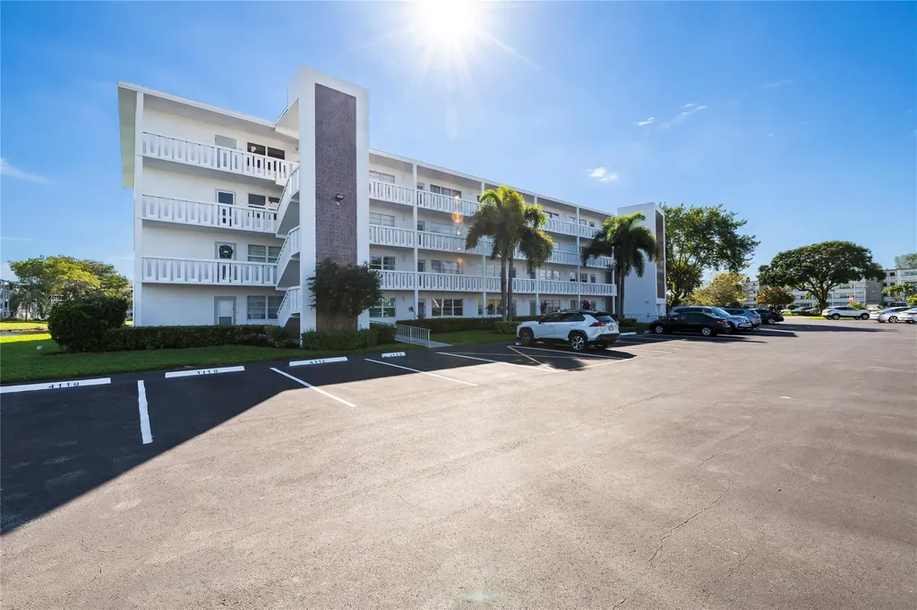 1111 Cambridge Deerfield Beach FL 33442