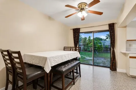 5225 NE 2nd Terrace Oakland Park FL 33334
