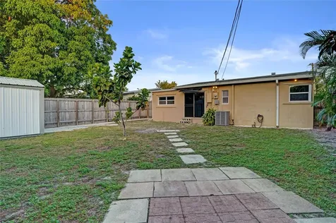 5225 NE 2nd Terrace Oakland Park FL 33334