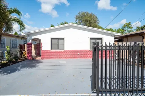 3167 NW 52nd Street Miami FL 33142