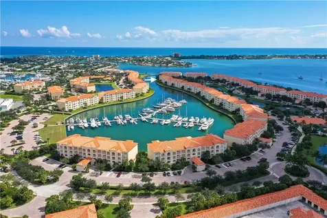 19 Harbour Isle Drive Hutchinson Island FL 34949