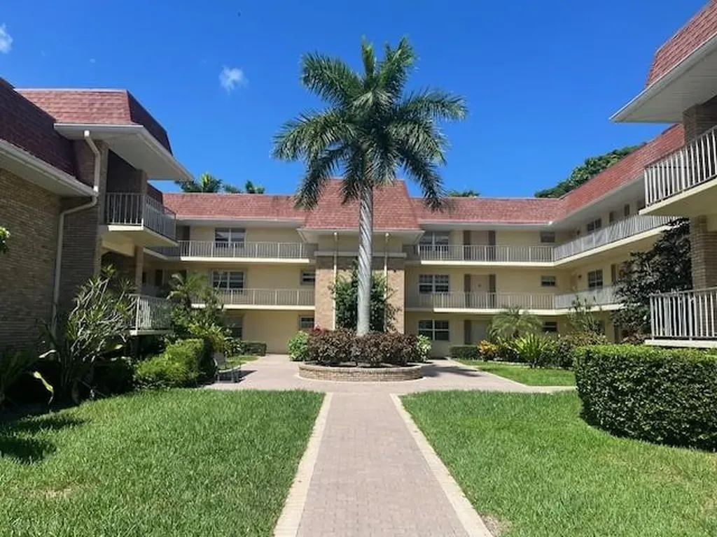 5580 Tamberlane Circle Palm Beach Gardens FL 33418