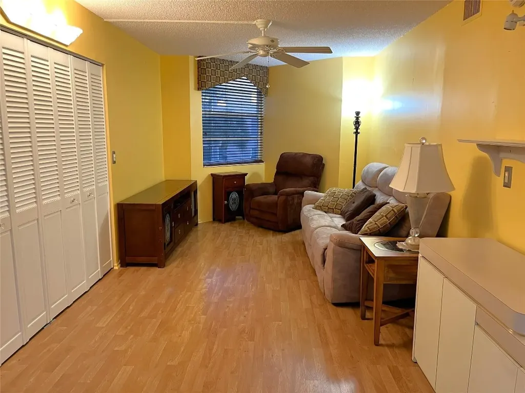 9501 Seagrape Drive Davie FL 33324