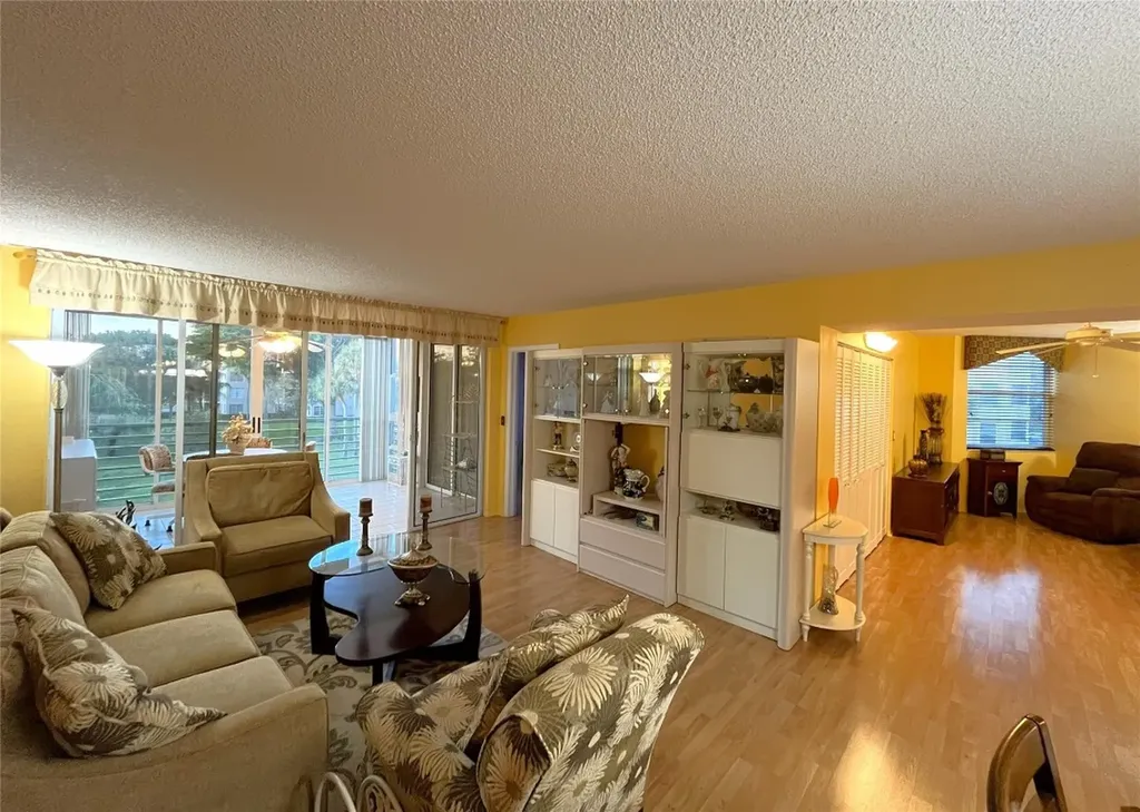 9501 Seagrape Drive Davie FL 33324