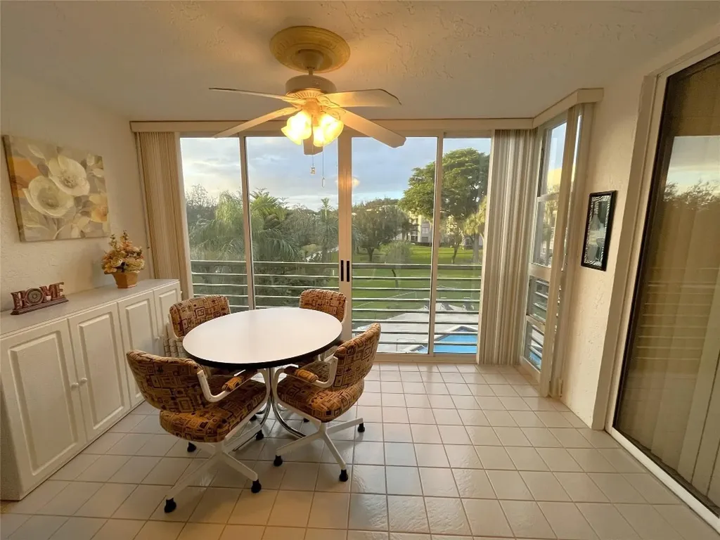 9501 Seagrape Drive Davie FL 33324