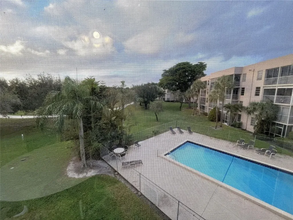 9501 Seagrape Drive Davie FL 33324