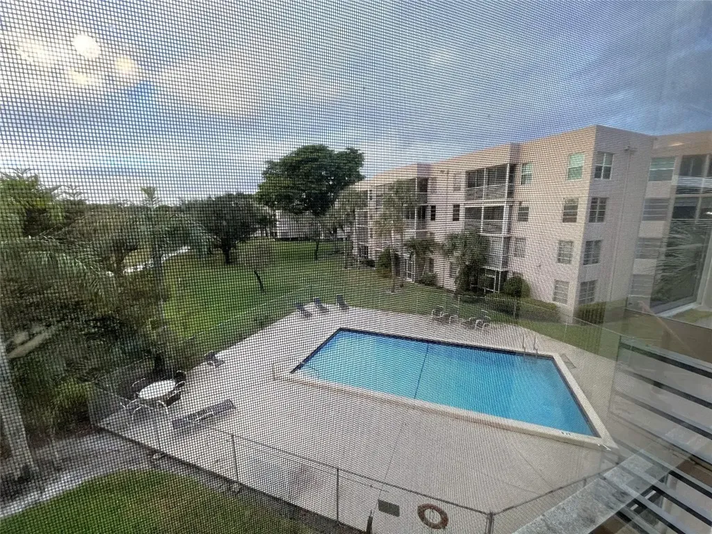 9501 Seagrape Drive Davie FL 33324