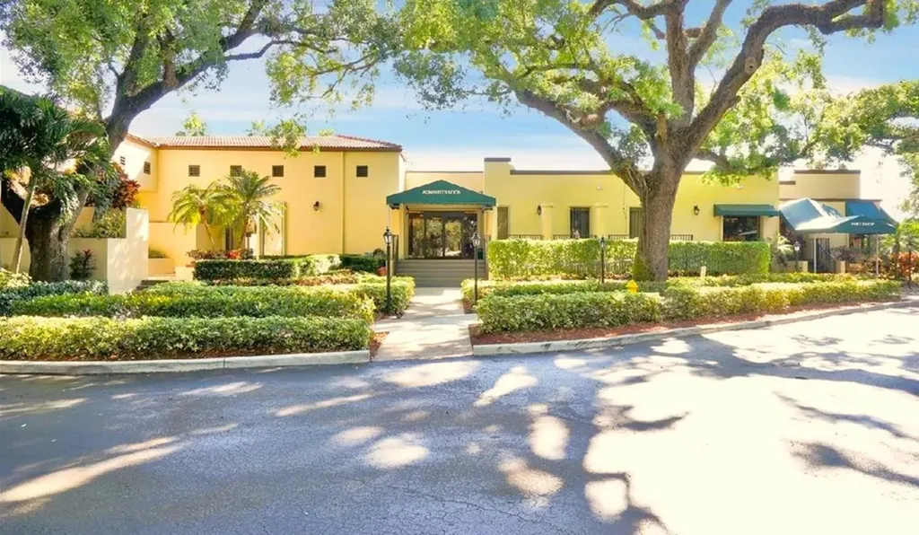 9501 Seagrape Drive Davie FL 33324