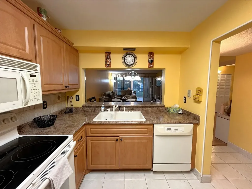 9501 Seagrape Drive Davie FL 33324