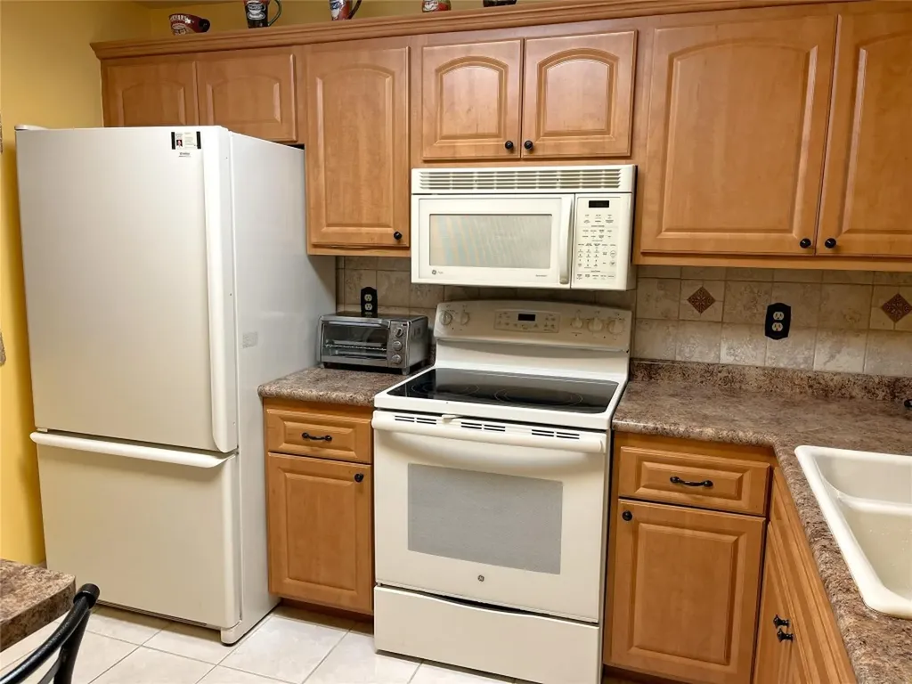 9501 Seagrape Drive Davie FL 33324