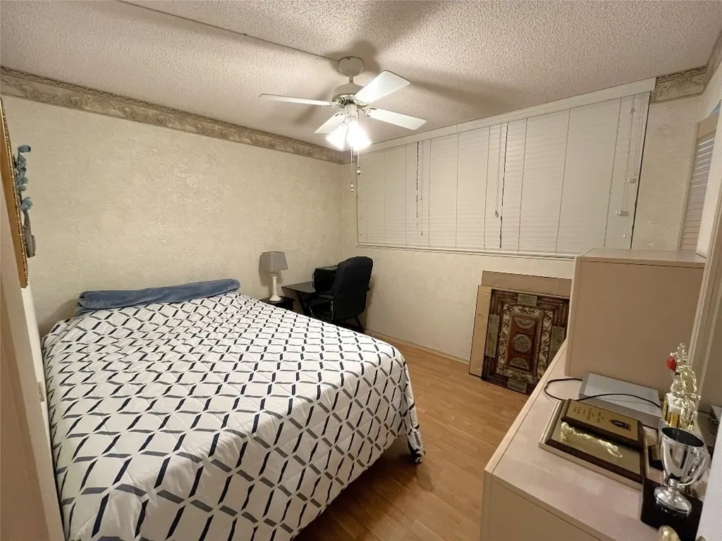 9501 Seagrape Drive Davie FL 33324
