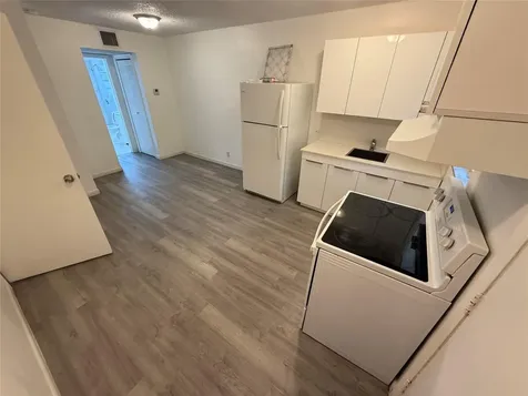 6840 Pembroke Road Pembroke Pines FL 33023