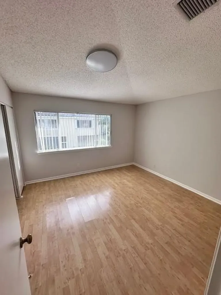 9874 NW 57th Manor Coral Springs FL 33076