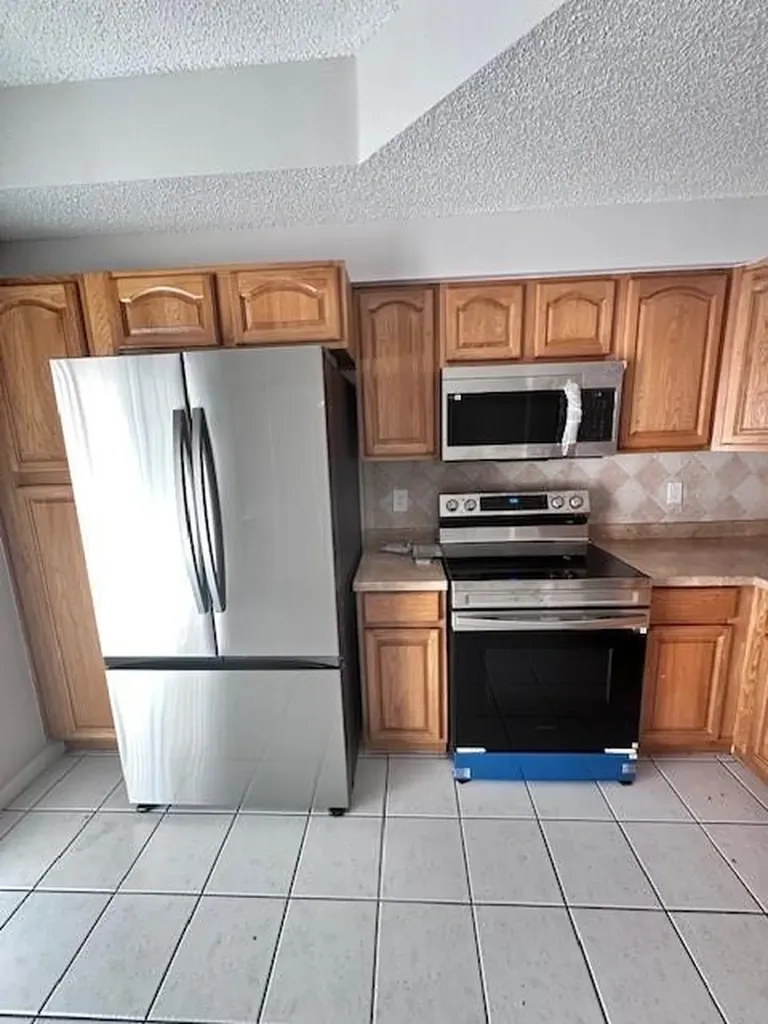 9874 NW 57th Manor Coral Springs FL 33076