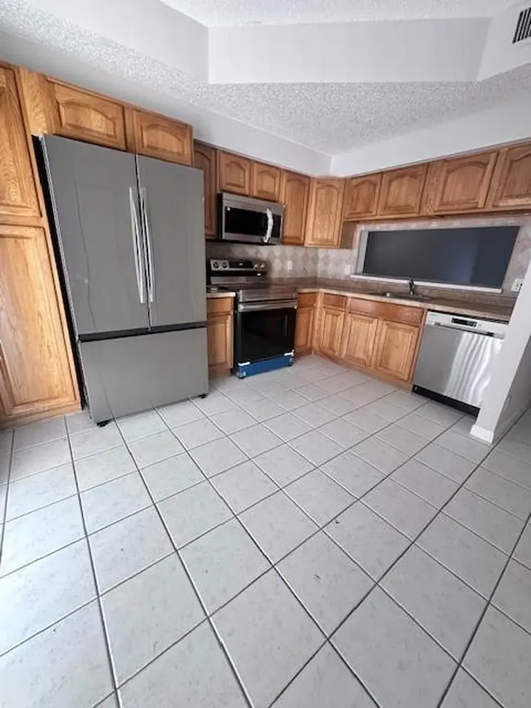 9874 NW 57th Manor Coral Springs FL 33076