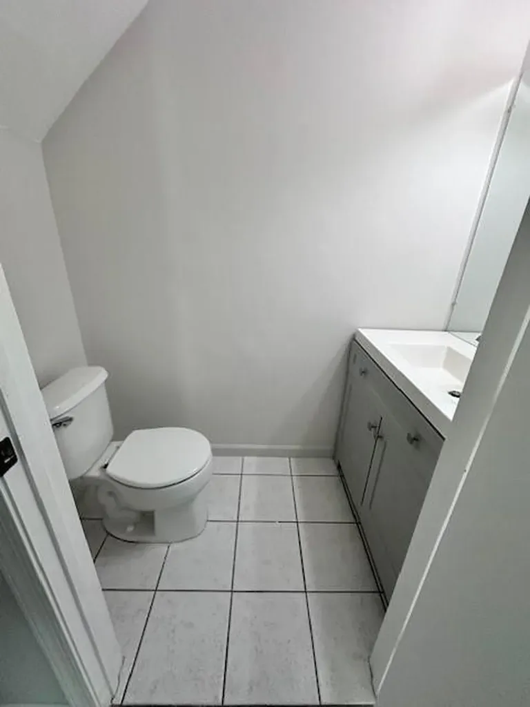 9874 NW 57th Manor Coral Springs FL 33076