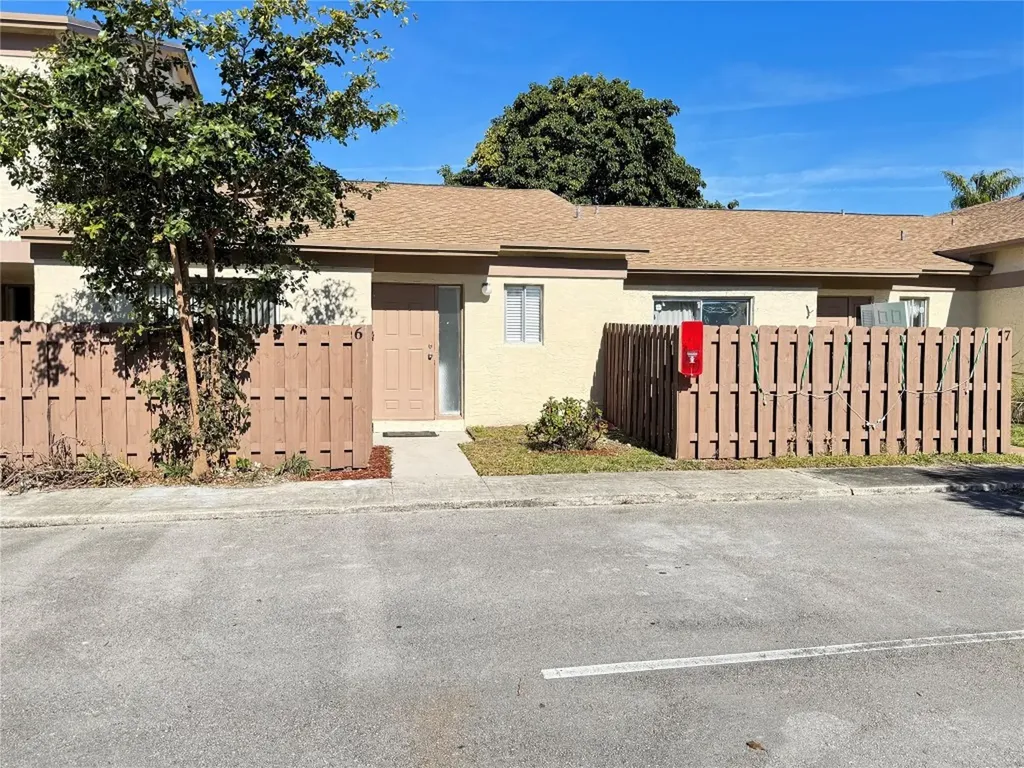 10725 NW 30th Place Sunrise FL 33322