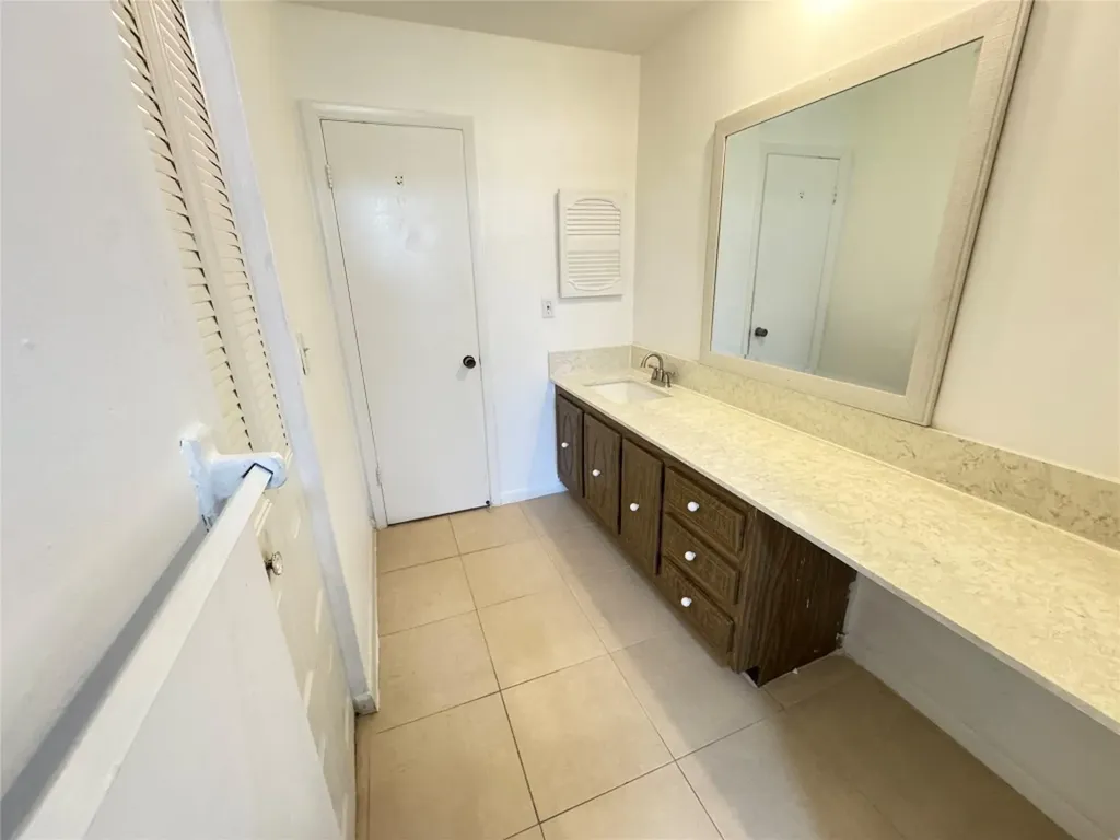 10725 NW 30th Place Sunrise FL 33322