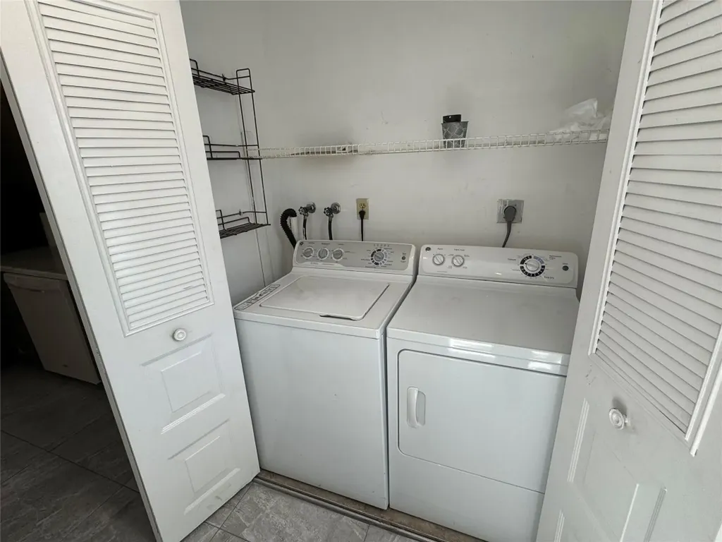 10725 NW 30th Place Sunrise FL 33322