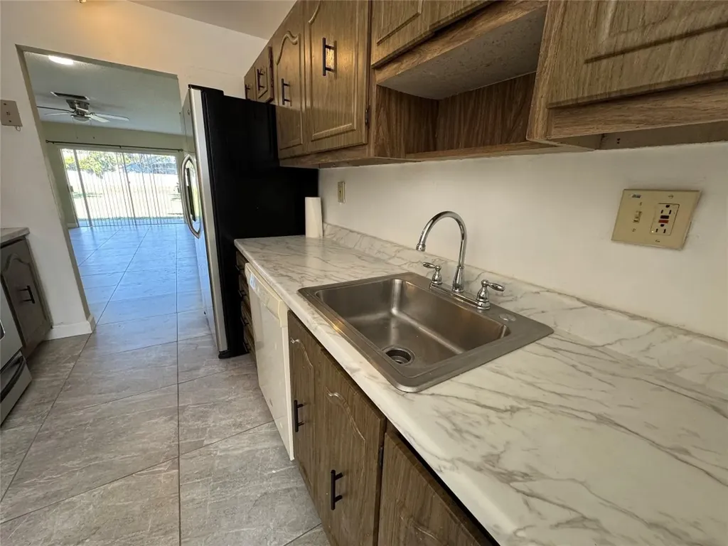 10725 NW 30th Place Sunrise FL 33322