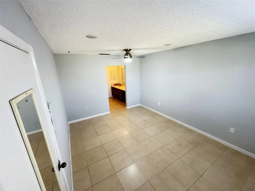 10725 NW 30th Place Sunrise FL 33322