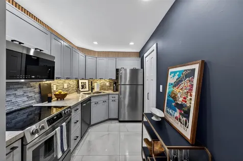 1930 NE 2nd Avenue Wilton Manors FL 33305