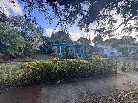 924 NW 14 Court Fort Lauderdale FL 33311