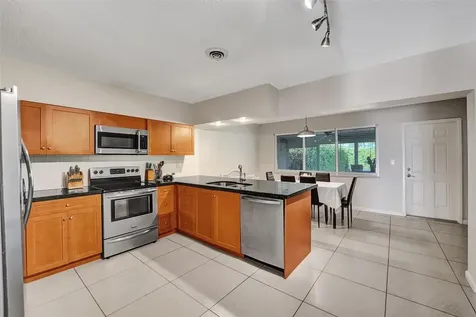 1623-1625 NE 45th Street Oakland Park FL 33334