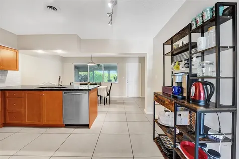 1623-1625 NE 45th Street Oakland Park FL 33334