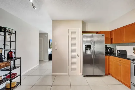 1623-1625 NE 45th Street Oakland Park FL 33334