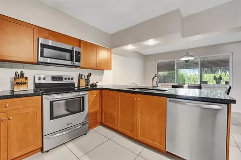 1623-1625 NE 45th Street Oakland Park FL 33334