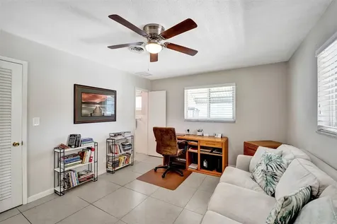 1623-1625 NE 45th Street Oakland Park FL 33334