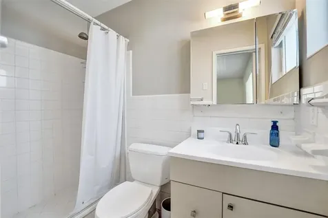 1623-1625 NE 45th Street Oakland Park FL 33334