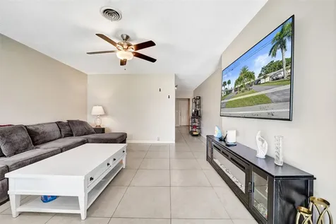 1623-1625 NE 45th Street Oakland Park FL 33334
