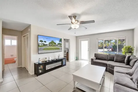 1623-1625 NE 45th Street Oakland Park FL 33334