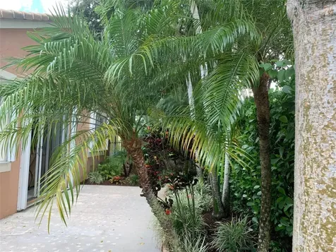 5115 Heron Court Coconut Creek FL 33073