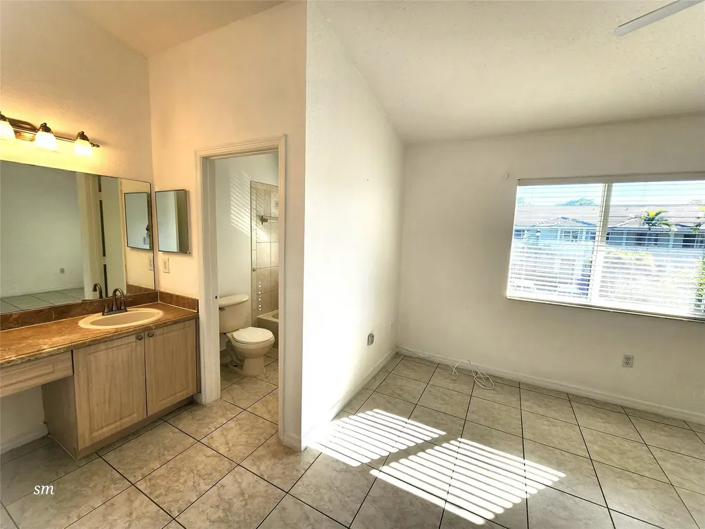 119 Hidden Court Road Hollywood FL 33023