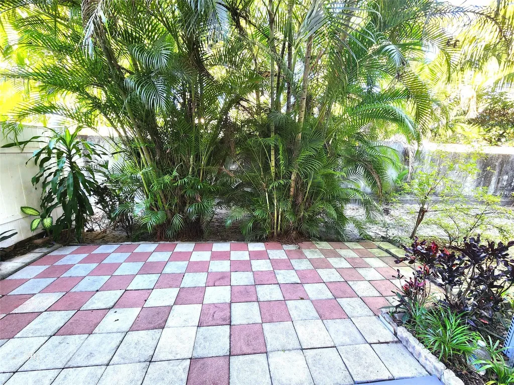 119 Hidden Court Road Hollywood FL 33023