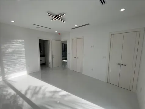 5001 NE 27th Avenue Lighthouse Point FL 33064
