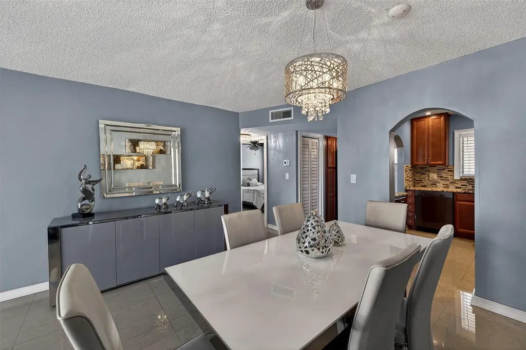 2951 E Sunrise Lakes Drive Sunrise FL 33322