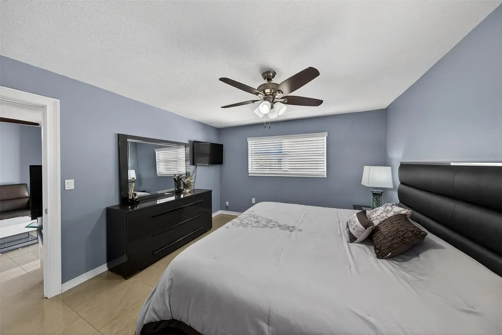 2951 E Sunrise Lakes Drive Sunrise FL 33322