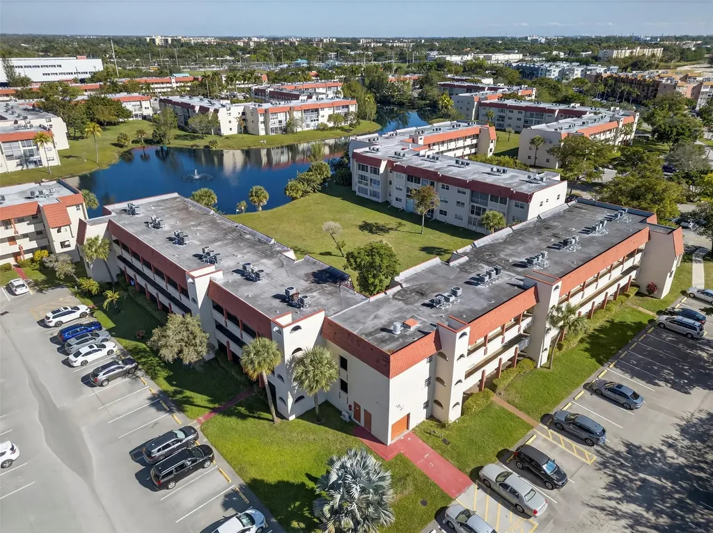 2951 E Sunrise Lakes Drive Sunrise FL 33322