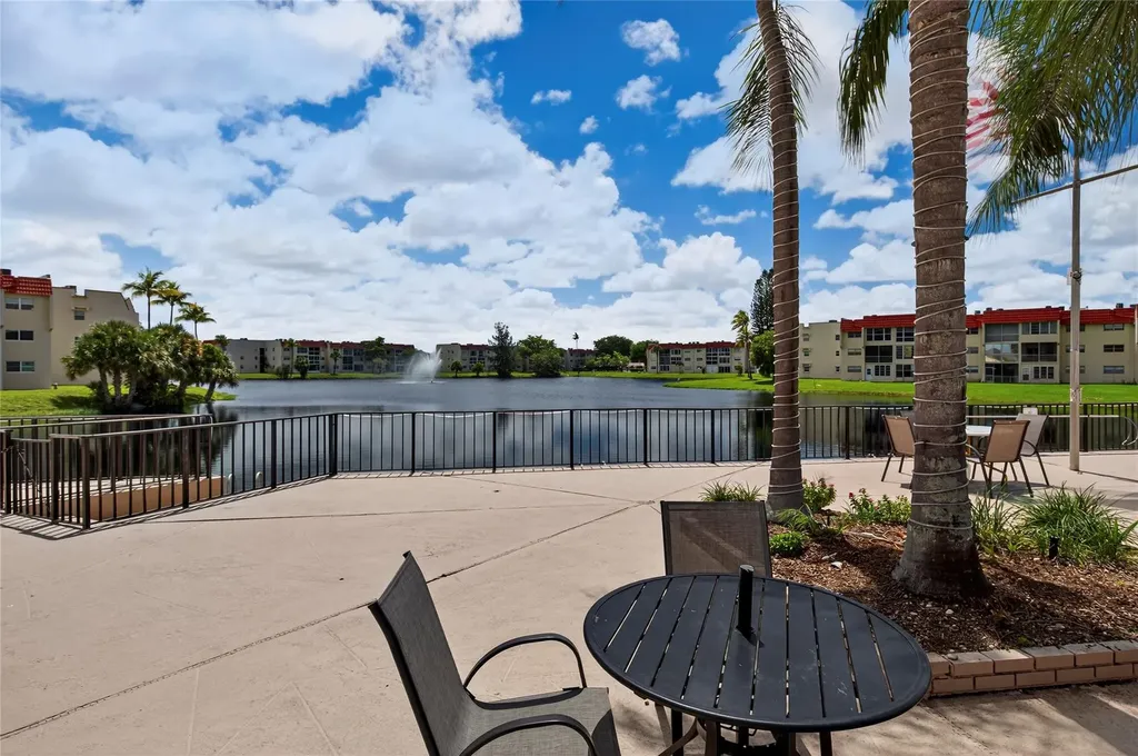 2951 E Sunrise Lakes Drive Sunrise FL 33322