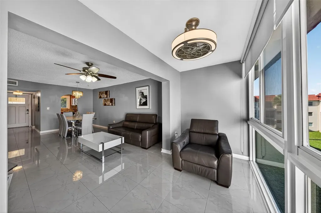 2951 E Sunrise Lakes Drive Sunrise FL 33322